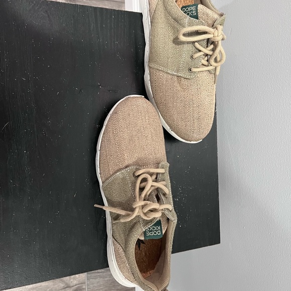 Dope Kicks￼ Waterproof Hemp Sneakers Men’s Size 8 Women’s Size 9 - Picture 4 of 9
